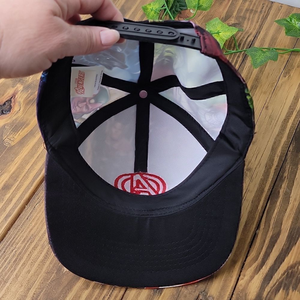 Marvel. Kids/Young Adult. Baseball Cap. Avengers. Like New - Picture 6 of 10